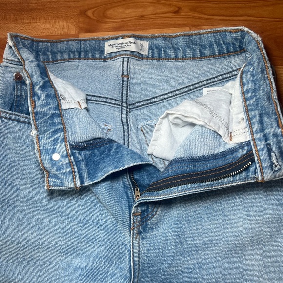 Abercrombie and Fitch 90s relaxed Jean high rise size 26 - Picture 4 of 6